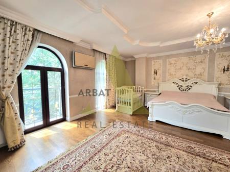 Фото Квартира, 8 комн, 433 м², 3/4 эт., 2011 г.п.