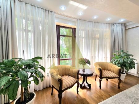Фото Квартира, 8 комн, 433 м², 3/4 эт., 2011 г.п.