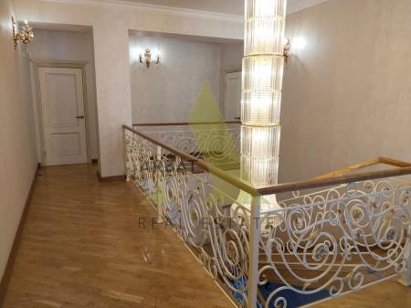 Фото Отдельный дом, 9 комн, 399м²