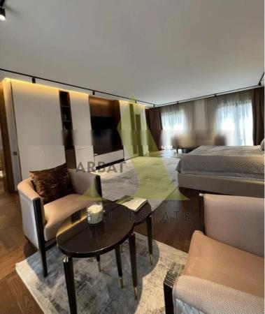 Фото Квартира, 7 комн, 370 м², 4 эт.