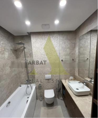 Фото Квартира, 7 комн, 370 м², 4 эт.