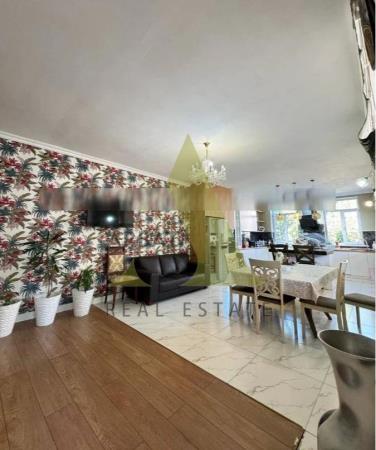 Фото Отдельный дом, 8 комн, 300м²