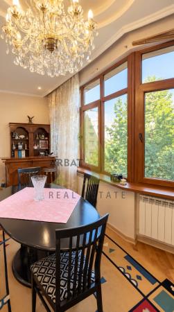 Фото Квартира, 5 комн, 300 м², 3/5 эт., 2010 г.п.