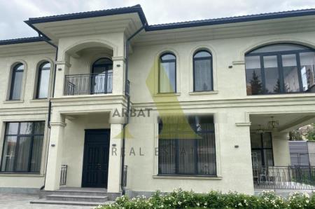 Фото Отдельный дом, 8 комн, 300м²