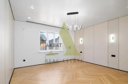 Фото Отдельный дом, 7 комн, 300м²