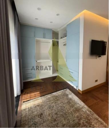 Фото Квартира, 7 комн, 370 м², 4 эт.