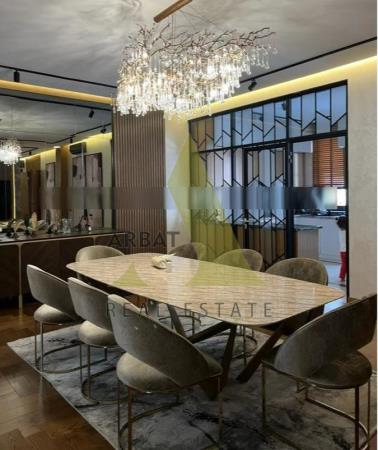 Фото Квартира, 7 комн, 370 м², 4 эт.