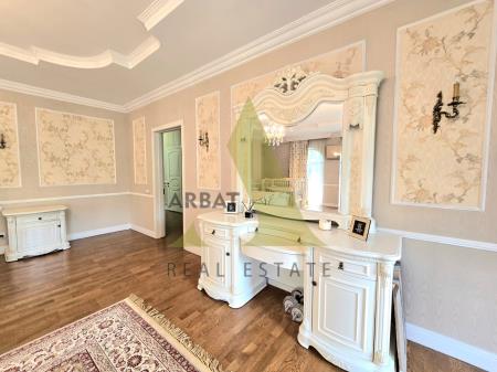 Фото Квартира, 8 комн, 433 м², 3/4 эт., 2011 г.п.