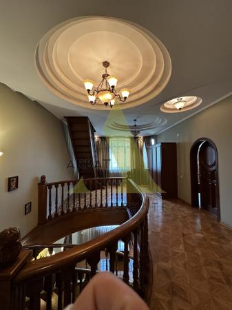 Фото Отдельный дом, 8 комн, 454м²