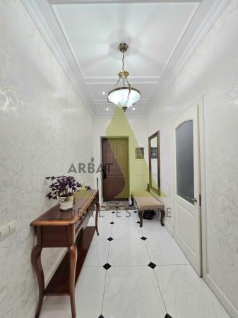 Фото Квартира, 8 комн, 433 м², 3/4 эт., 2011 г.п.